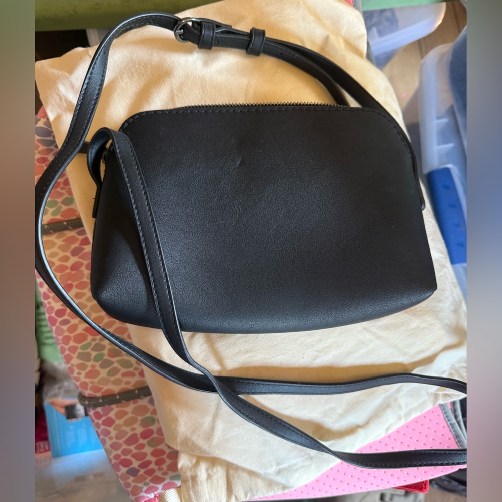Universal Threads crossbody NWOT